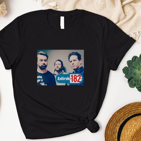 It's Always Sunny In Philadelphia Blink 182 T-Shirt - Picture 1 of 4